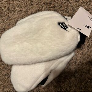 Nike White Fleece Mittens